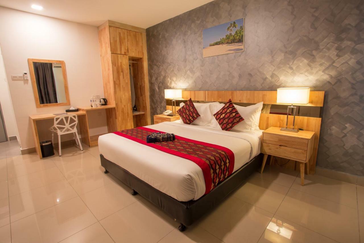 Hotel Adya Express Chenang Pantai Cenang  Exterior foto